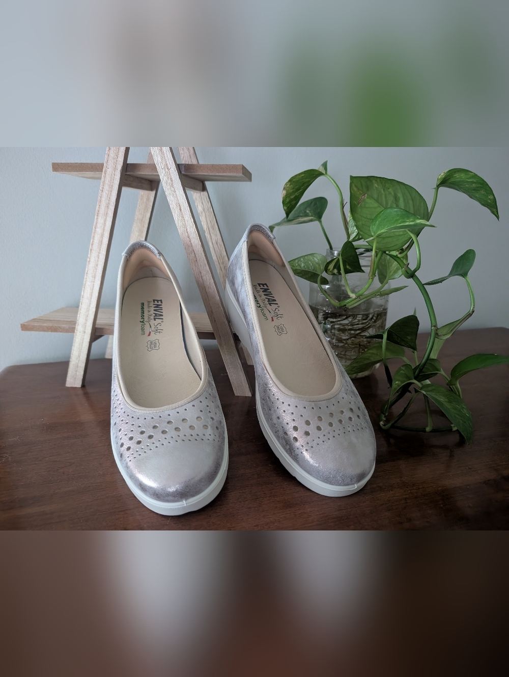 Enval 🇮🇹 | Women's EUR 39 or U.S. 8-8.5 | Italian Leather Shoe | Gold Lament